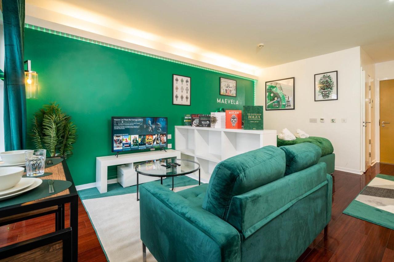 Maevela Apartments - Top Floor Rolex Themed Studio Apt Inside The Cube, Mailbox - Free Netflix & Wifi Birmingham Zewnętrze zdjęcie