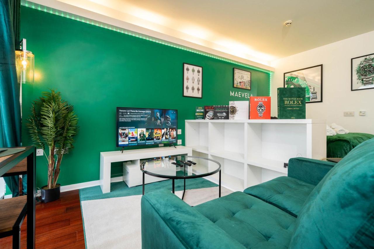 Maevela Apartments - Top Floor Rolex Themed Studio Apt Inside The Cube, Mailbox - Free Netflix & Wifi Birmingham Zewnętrze zdjęcie