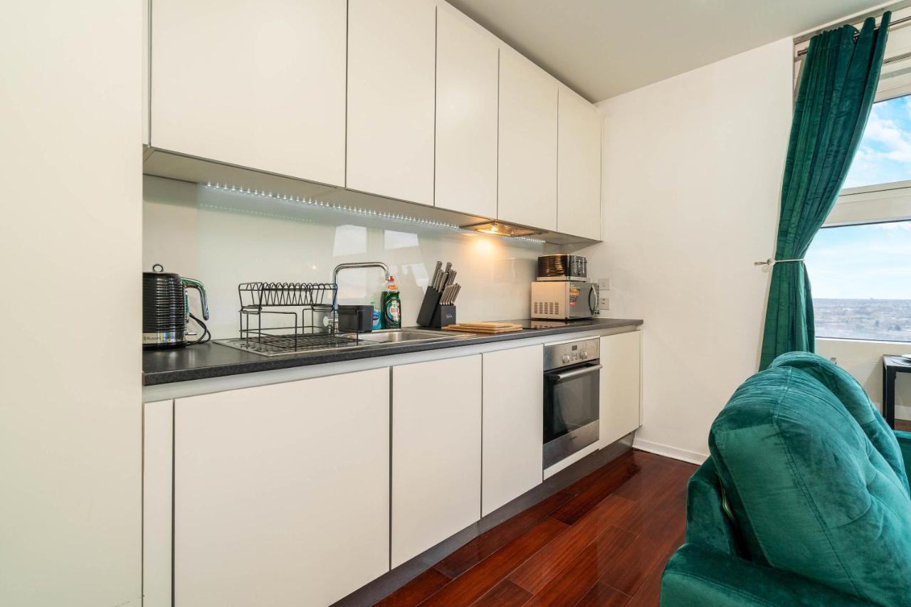 Maevela Apartments - Top Floor Rolex Themed Studio Apt Inside The Cube, Mailbox - Free Netflix & Wifi Birmingham Zewnętrze zdjęcie