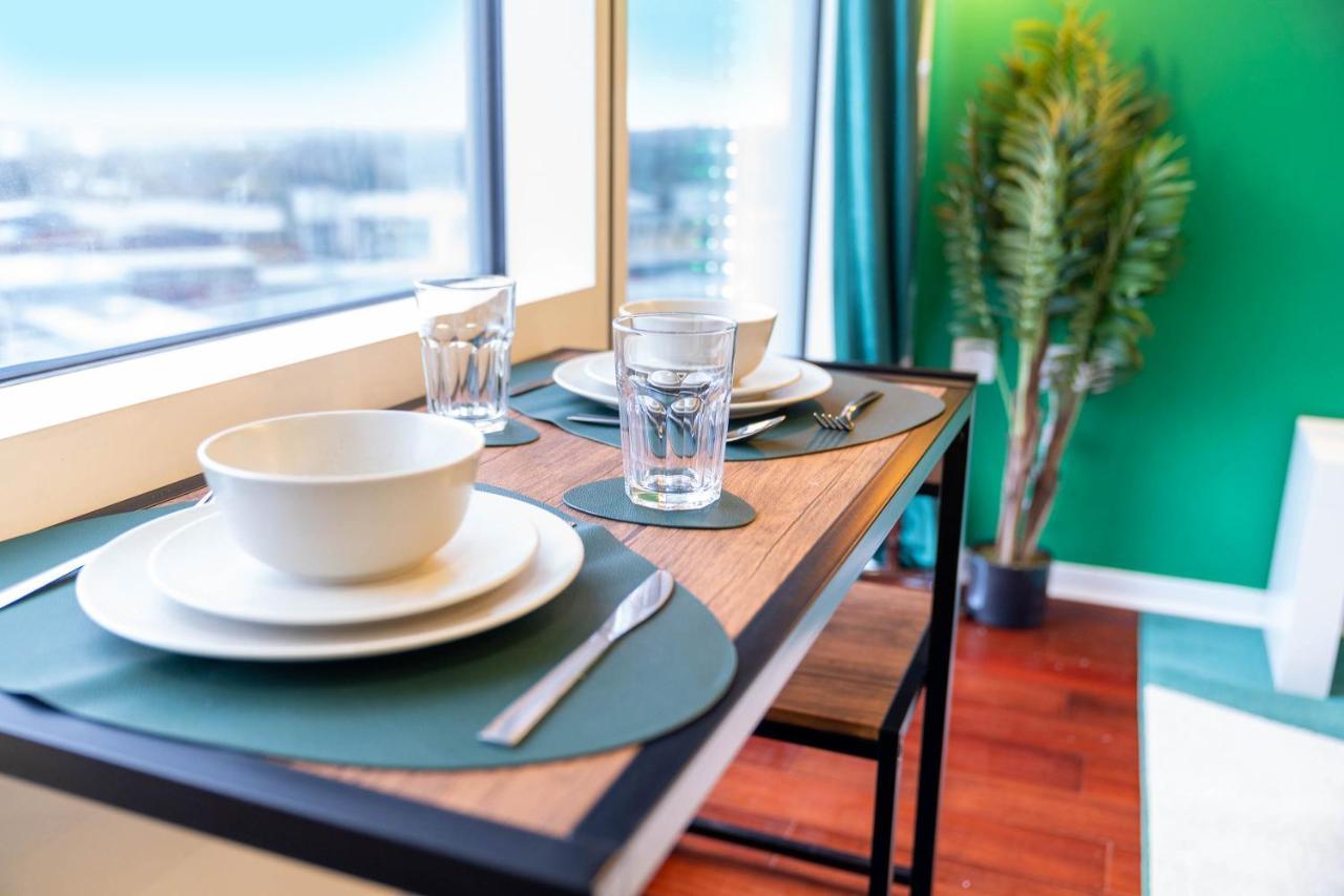 Maevela Apartments - Top Floor Rolex Themed Studio Apt Inside The Cube, Mailbox - Free Netflix & Wifi Birmingham Zewnętrze zdjęcie