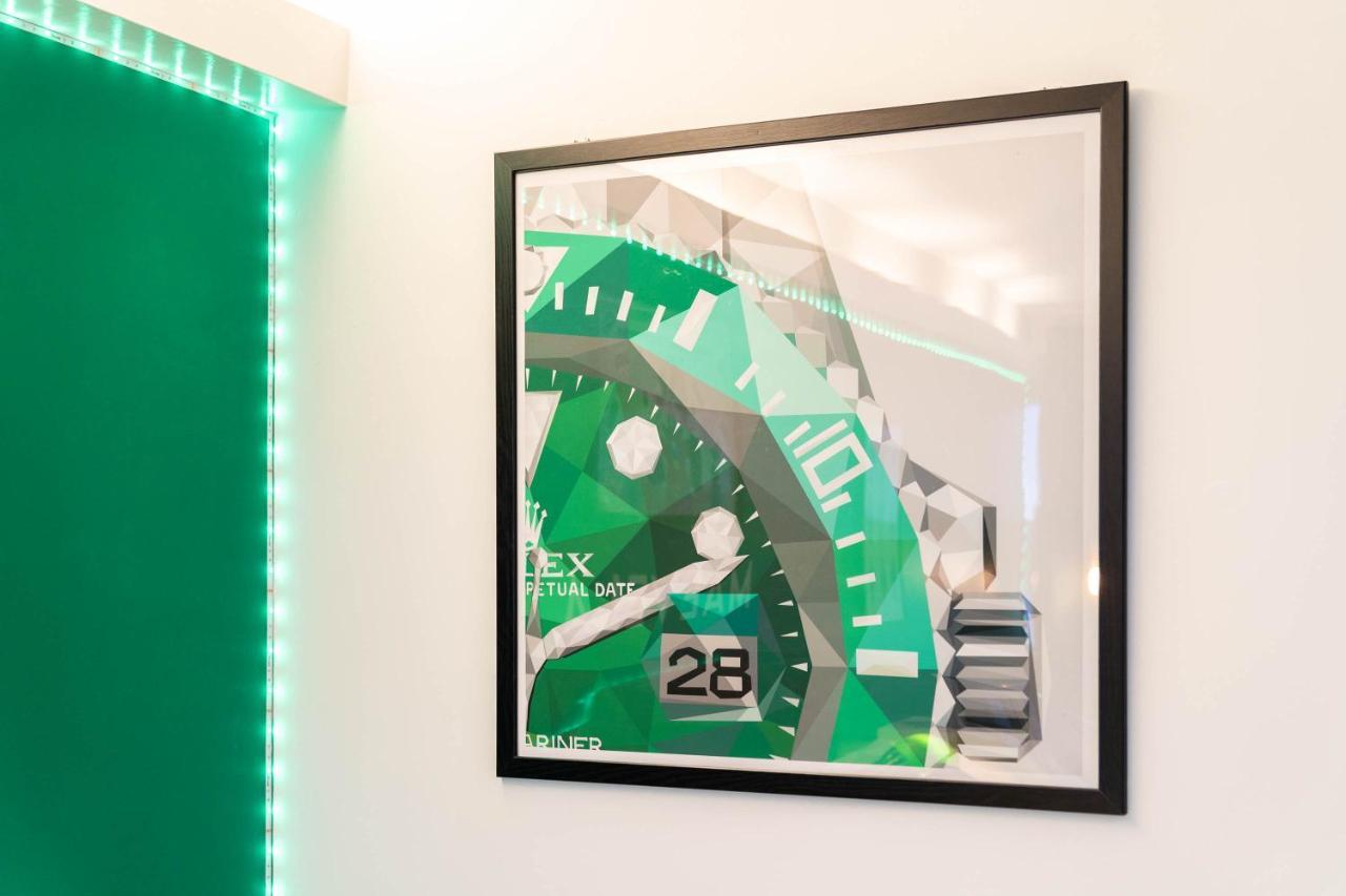 Maevela Apartments - Top Floor Rolex Themed Studio Apt Inside The Cube, Mailbox - Free Netflix & Wifi Birmingham Zewnętrze zdjęcie